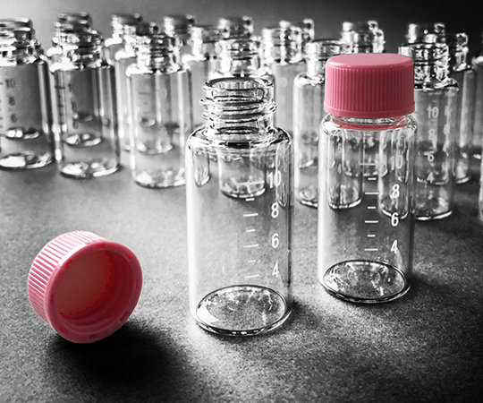 1-3502-02 ビオラモねじ口バイアル 全量目盛線付き 10mL 50本入 ビオラモ(アズワン)
